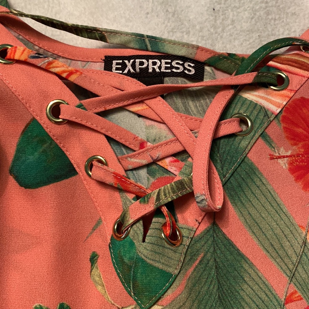 Express Top - Picture 2 of 5
